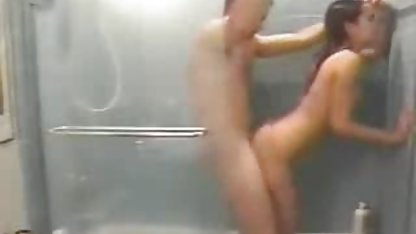 کون بزرگ, دخترک معصوم, دانلود فیلم سوپر سکسی خفن پاریس